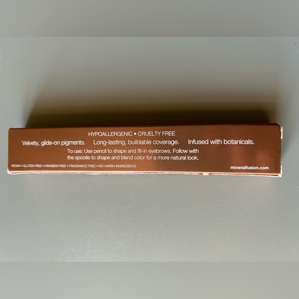 NEW Mineral Fusion Retractable Eyebrow Pencil - Blonde - Picture 3 of 3